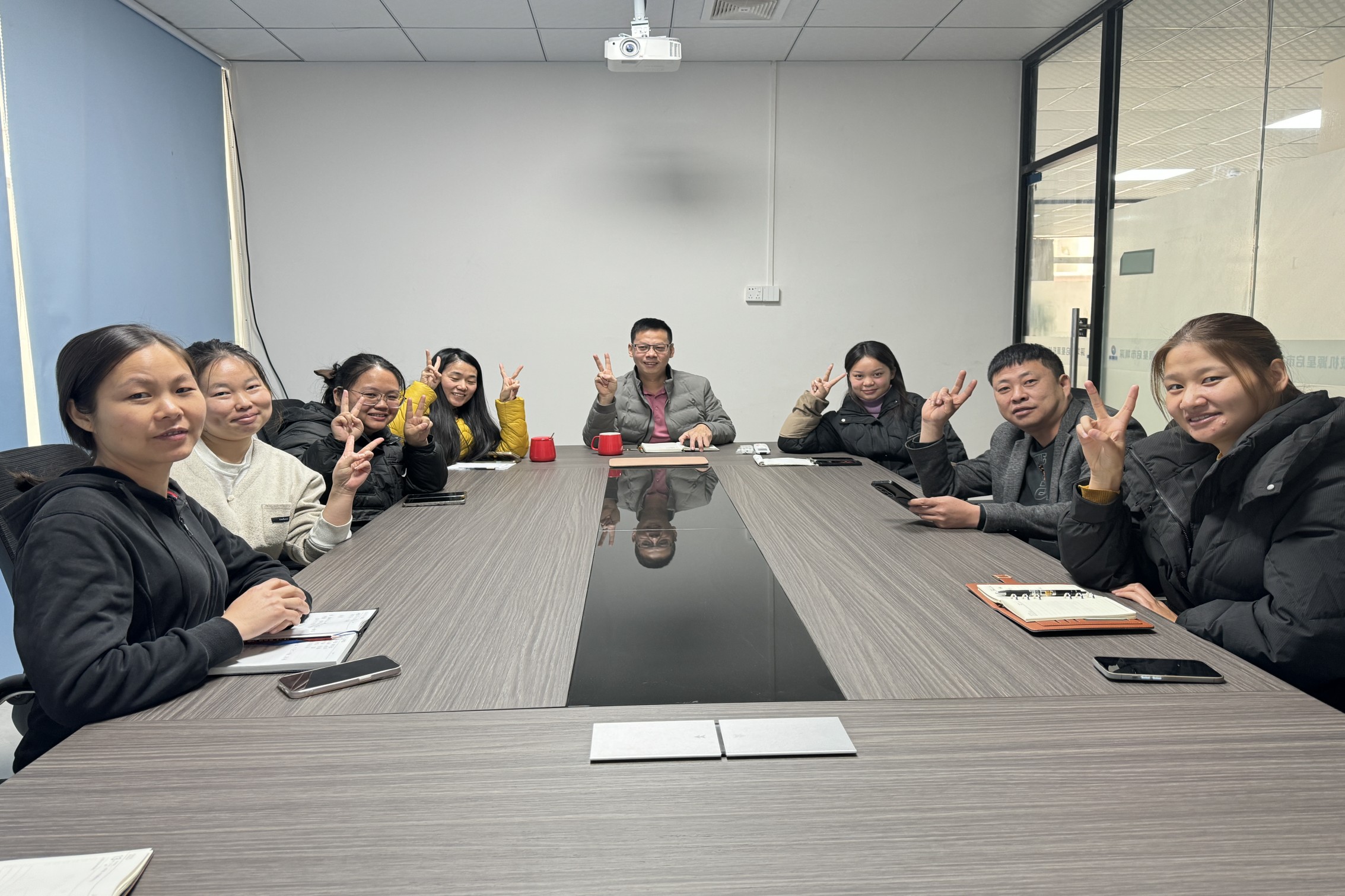 Shenzhen Qixingyuan Company afholder 2024 årlige oversigtsmøde, ser frem til nytårsmål
